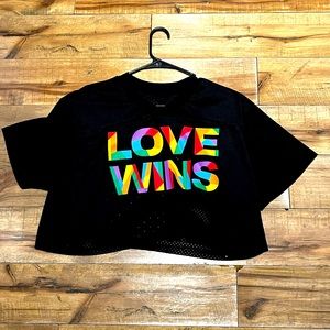 Rainbow Well Worn LOVE WINS Crop Jersey Top size Large